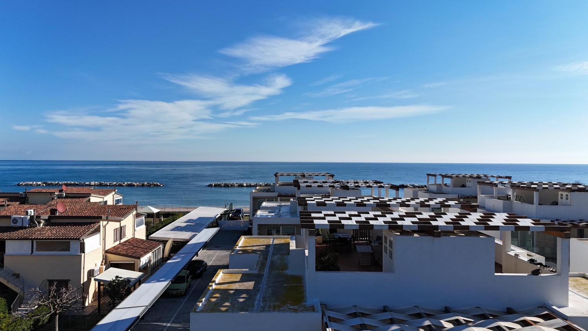 P020 - Porto Recanati, Nuovo Trilocale Con Giardino Zewnętrze zdjęcie